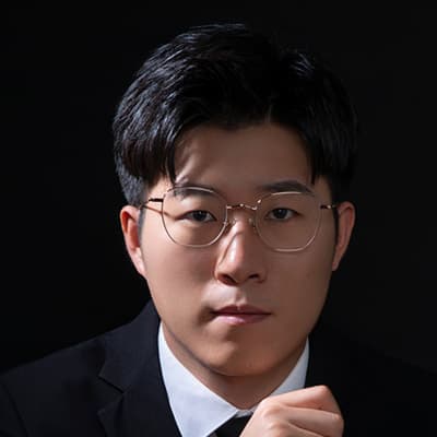 Headshot of Owen Chen