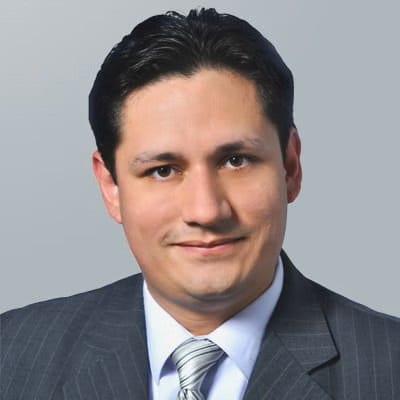 Henner Lehne headshot