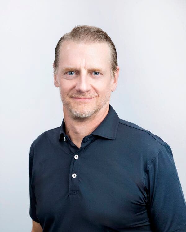 Headshot of Scott Cauvel