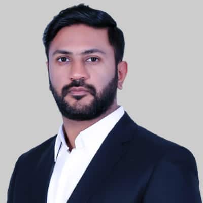 Headshot of Kartik Ganesh